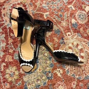 Tahari Black and White Scalloped Heels